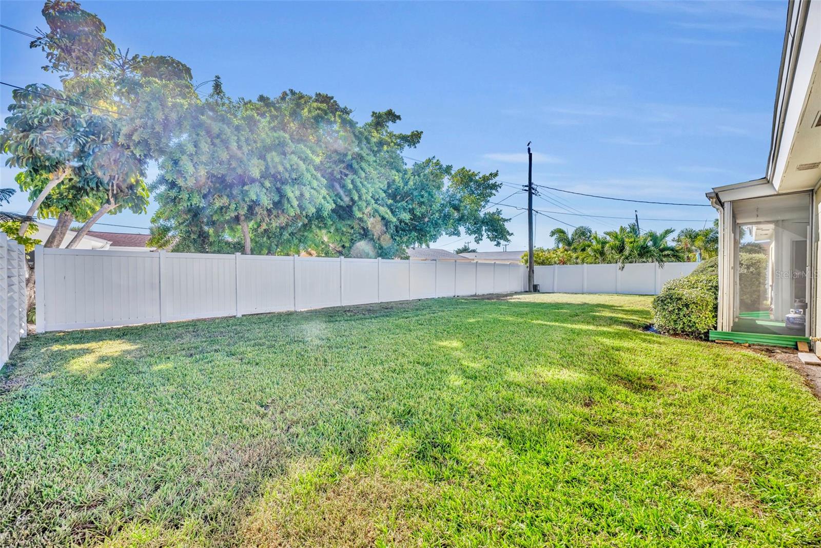 Image 23 of 31 For 2653 Vina Del Mar Boulevard