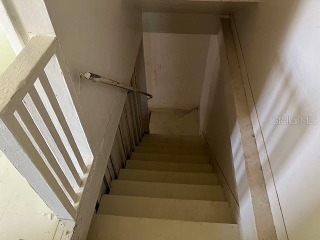 Image 10 of 10 For 1089 De Leon Avenue