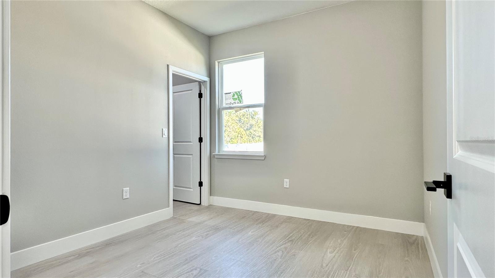 Image 21 of 50 For 701 Fulmar Court