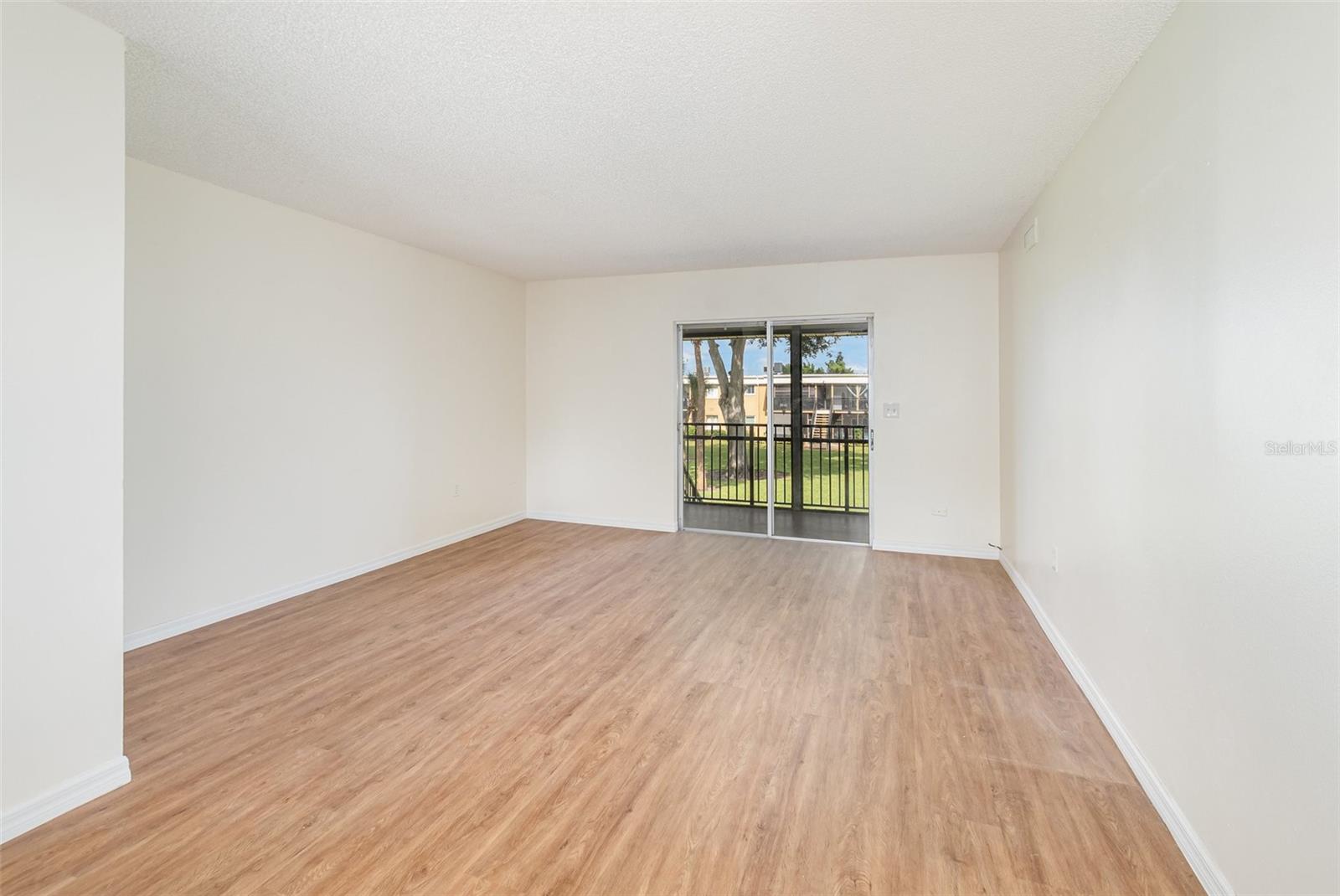 Image 8 of 17 For 1000 Lake Of The Woods Boulevard E206