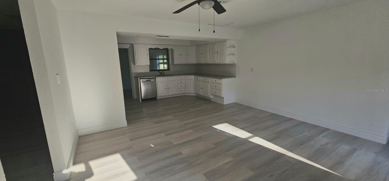 Image 10 of 18 For 2525 Poinsetta Avenue