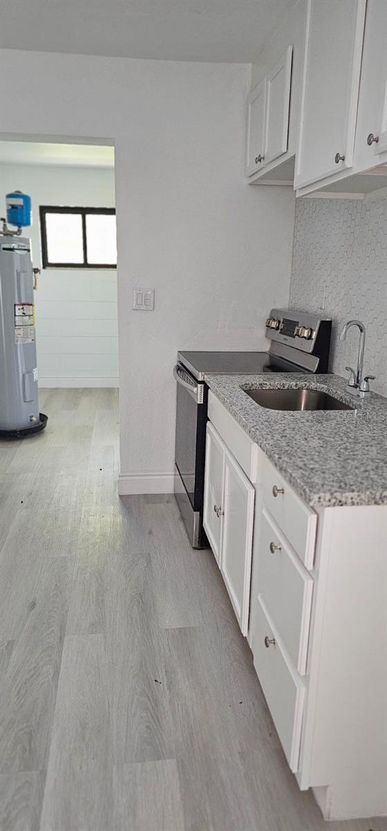 Image 8 of 18 For 2525 Poinsetta Avenue