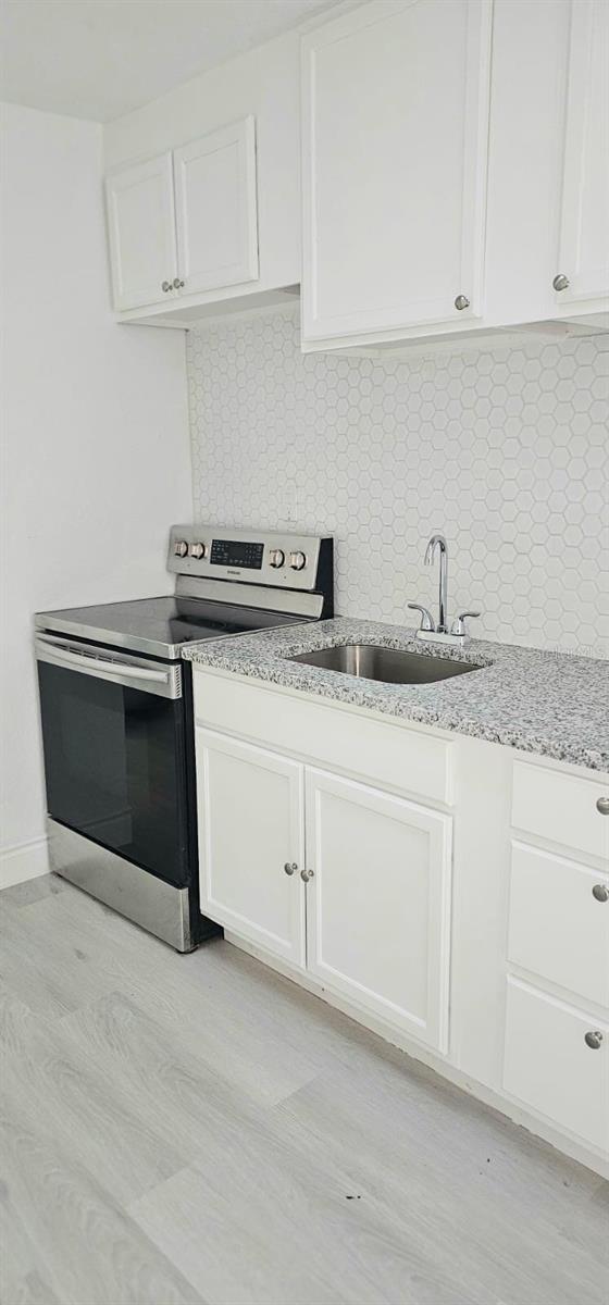 Image 9 of 18 For 2525 Poinsetta Avenue