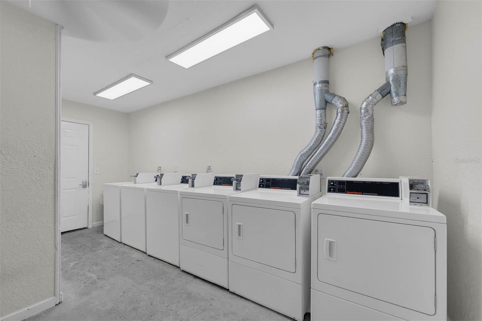 Image 15 of 16 For 5111 Curry Ford Road 4