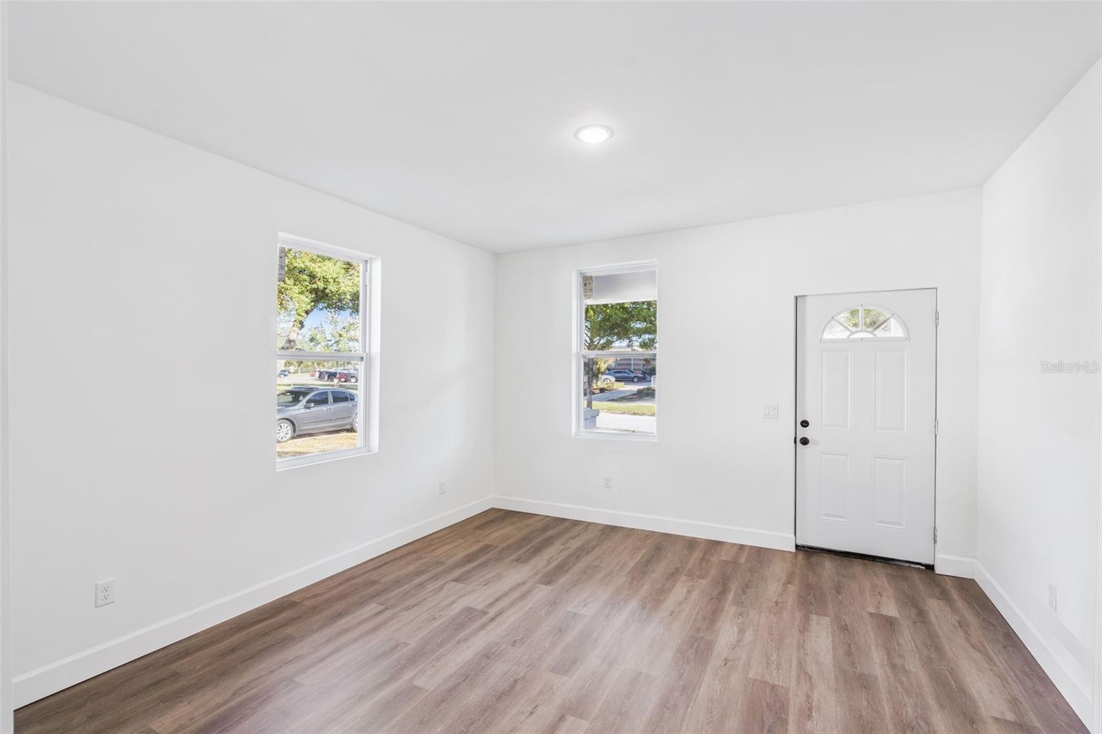 Image 6 of 19 For 248 Magnolia Street