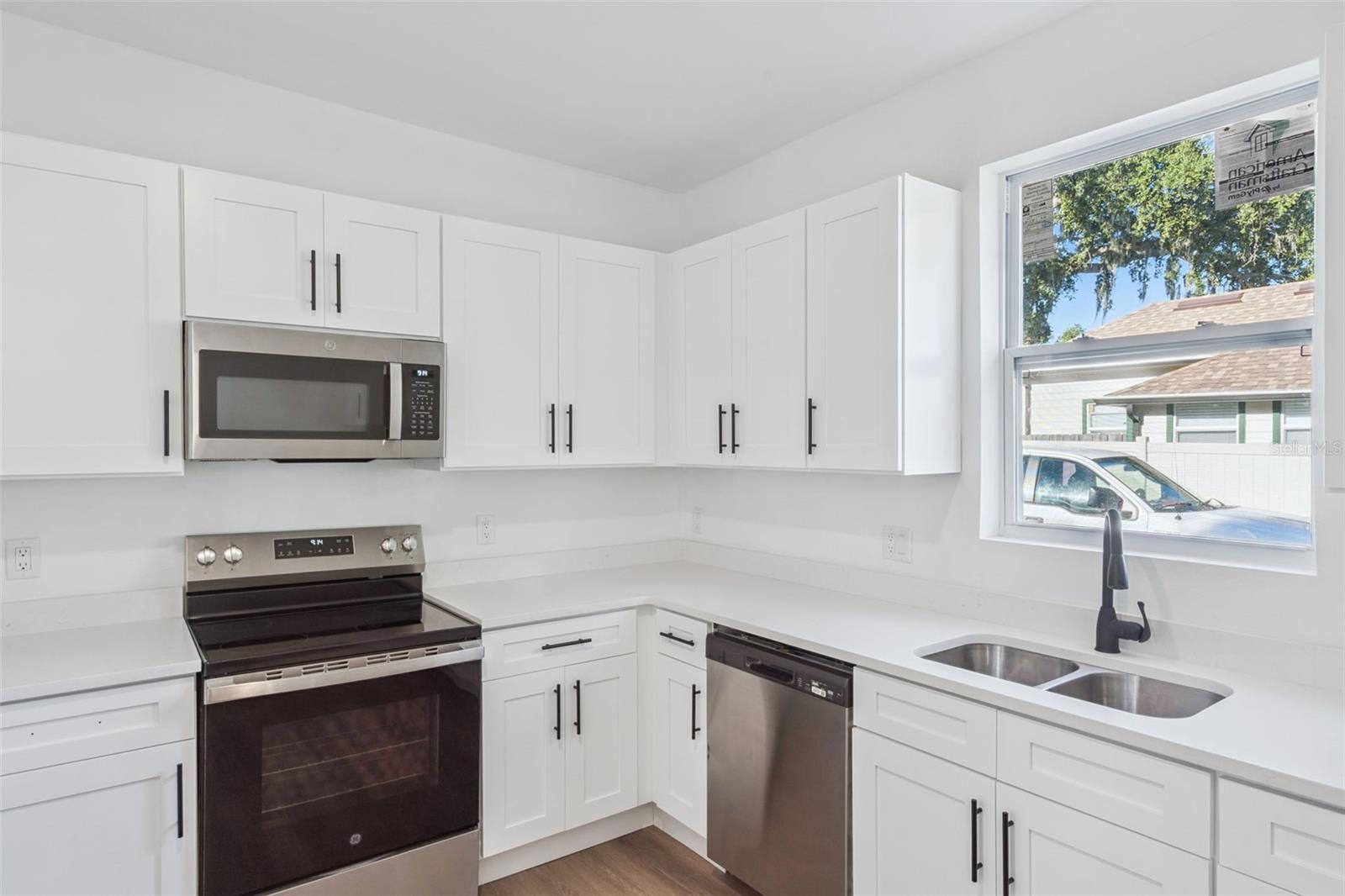 Image 7 of 19 For 248 Magnolia Street