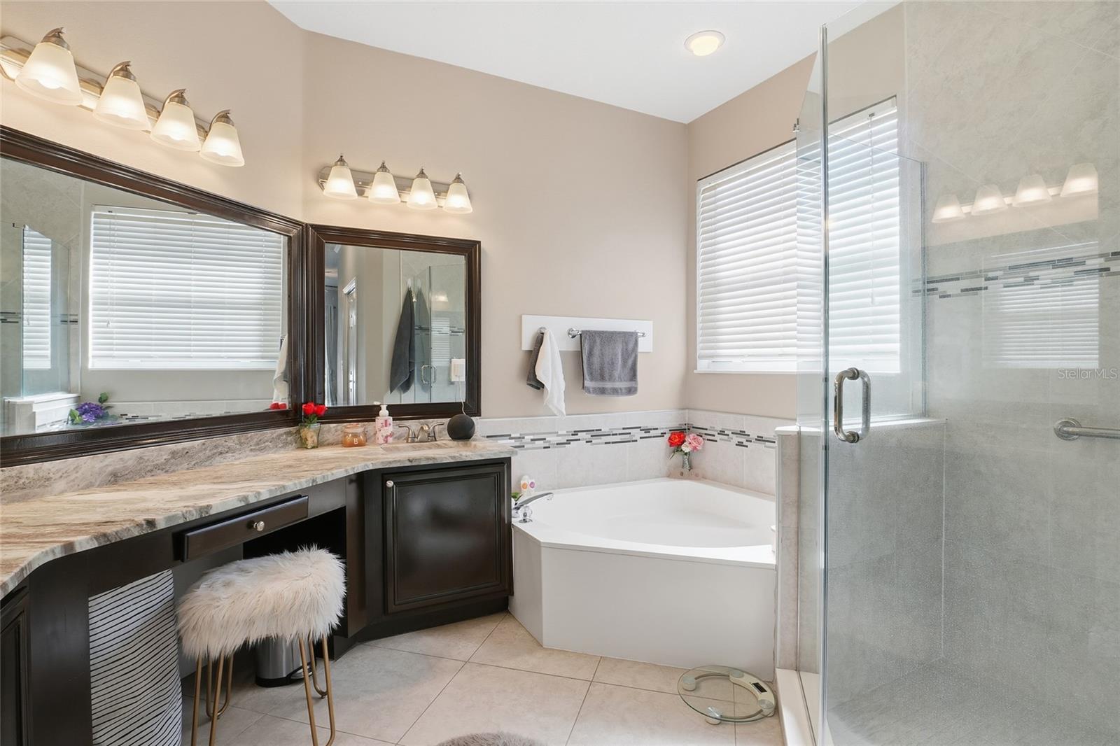 Image 14 of 34 For 930 Oak Chase Drive