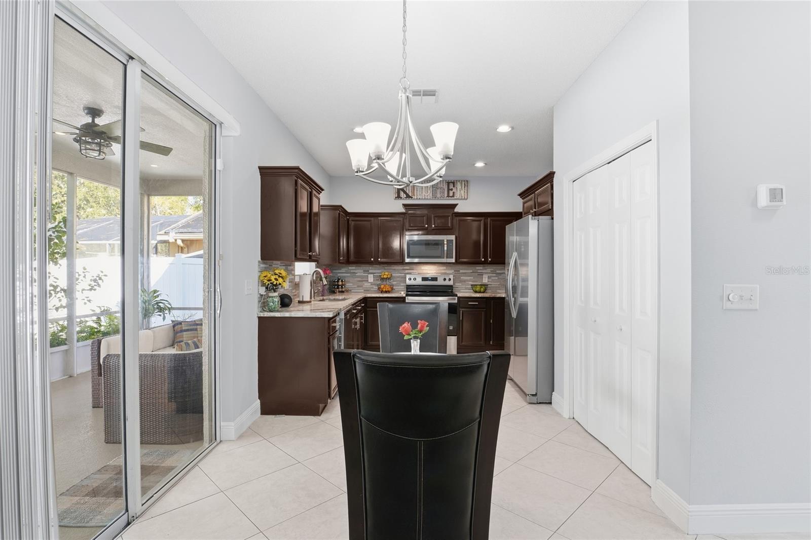 Image 6 of 34 For 930 Oak Chase Drive