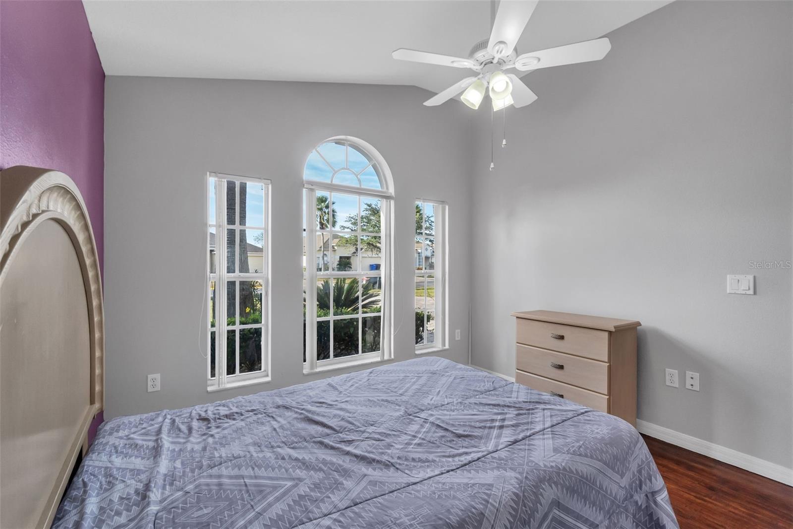 Image 22 of 48 For 4700 Cumbrian Lakes Drive