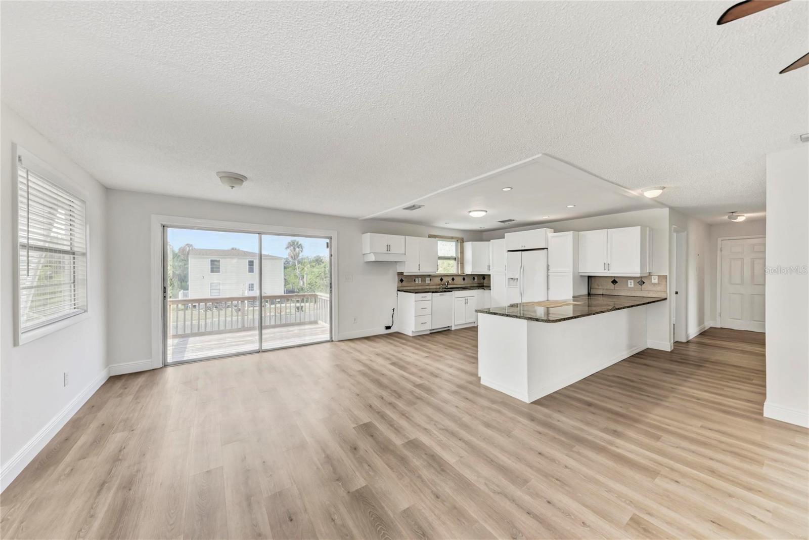 Image 6 of 22 For 4233 5th Avenue W