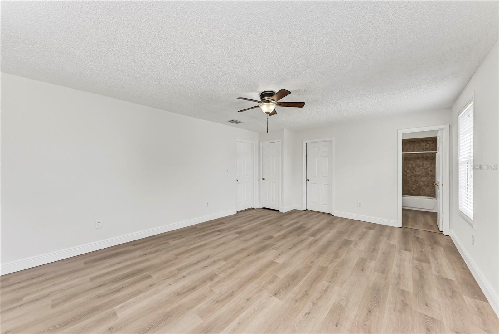 Image 9 of 22 For 4233 5th Avenue W