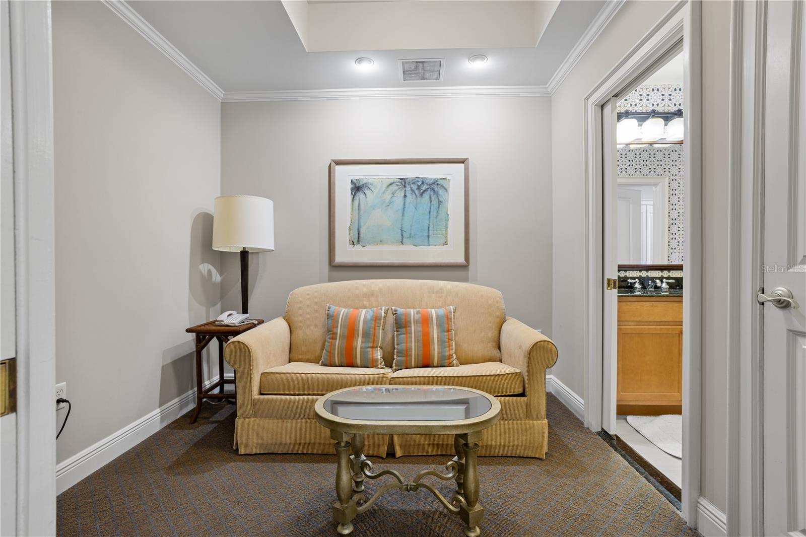 Listing photo id 3 for 8495 Miracle Drive Ne 305