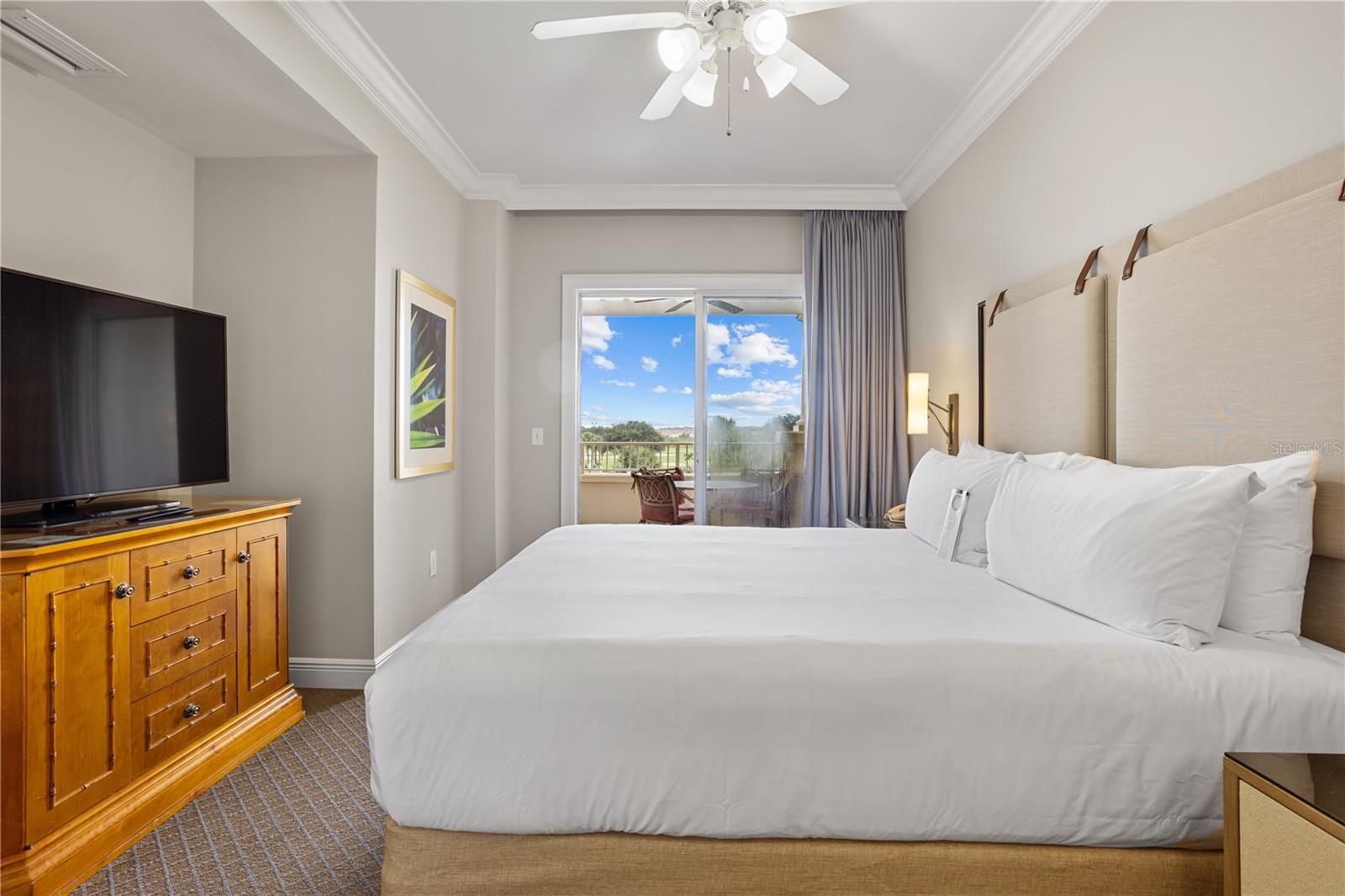 Listing photo id 6 for 8495 Miracle Drive Ne 305