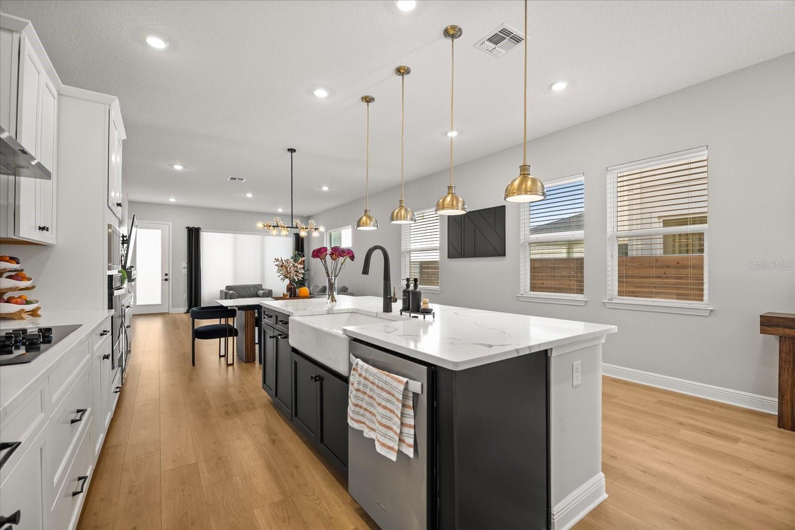 Image 12 of 50 For 10175 Peebles Street