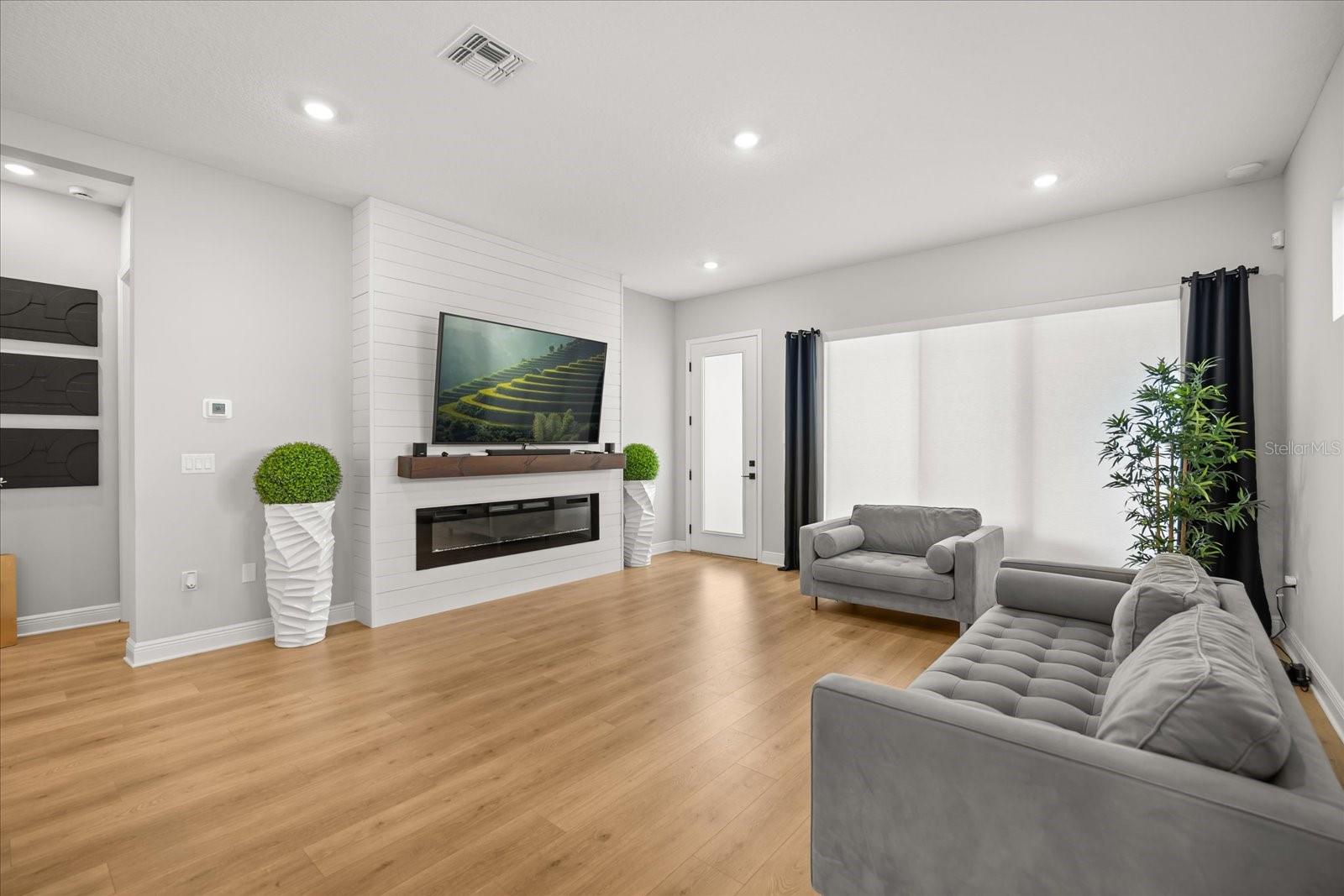 Image 18 of 50 For 10175 Peebles Street