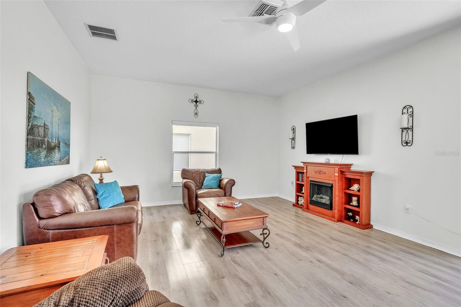 Image 11 of 39 For 9826 Heron Pointe Drive