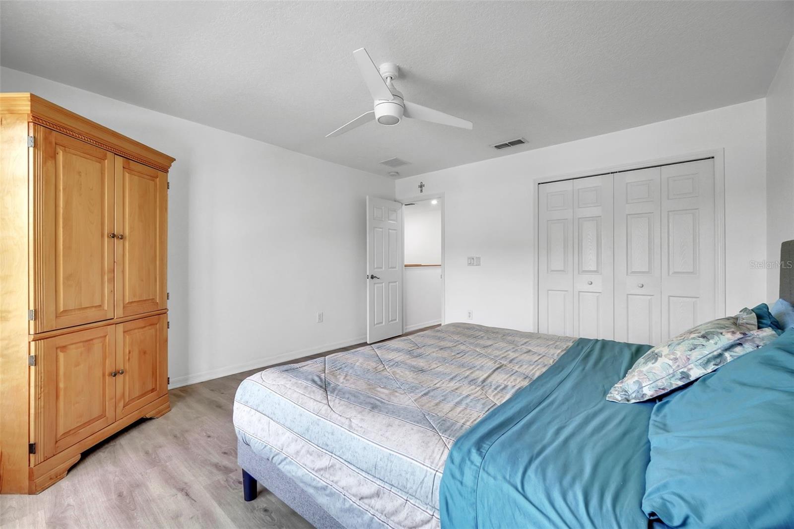 Image 18 of 39 For 9826 Heron Pointe Drive