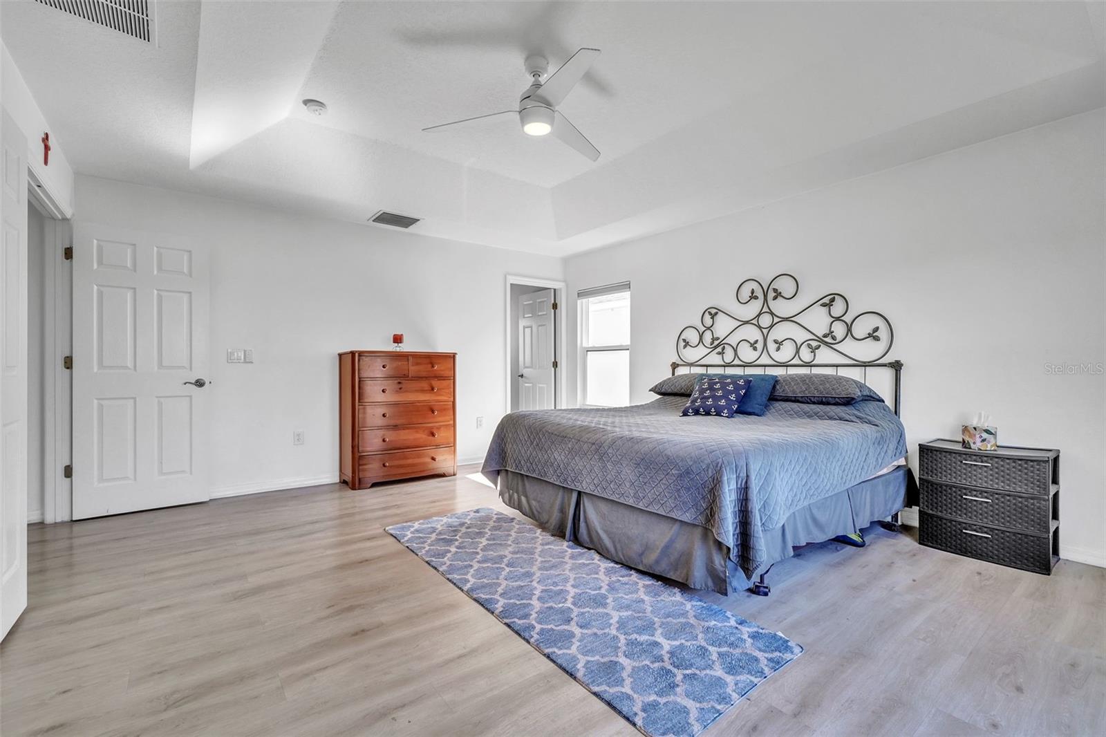 Image 22 of 39 For 9826 Heron Pointe Drive