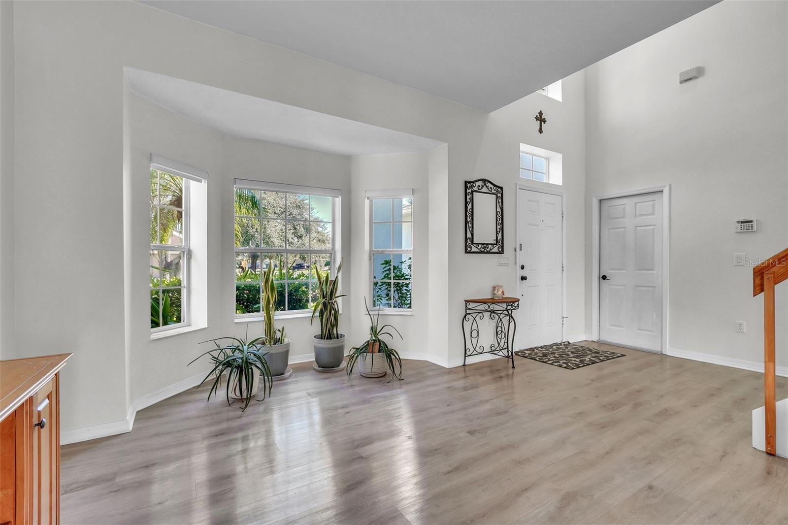 Image 6 of 39 For 9826 Heron Pointe Drive