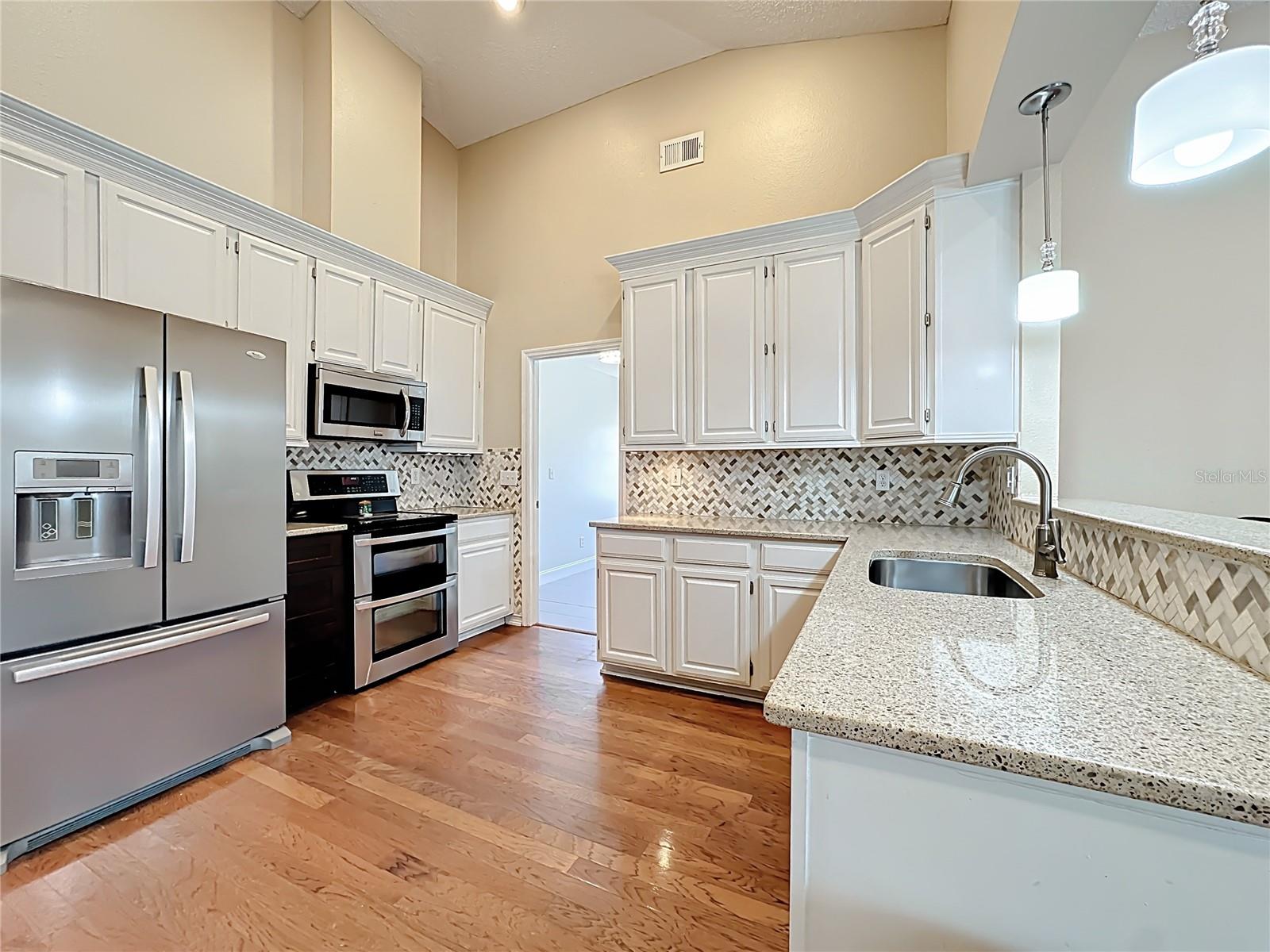 Image 10 of 41 For 10729 Oak Glen Circle