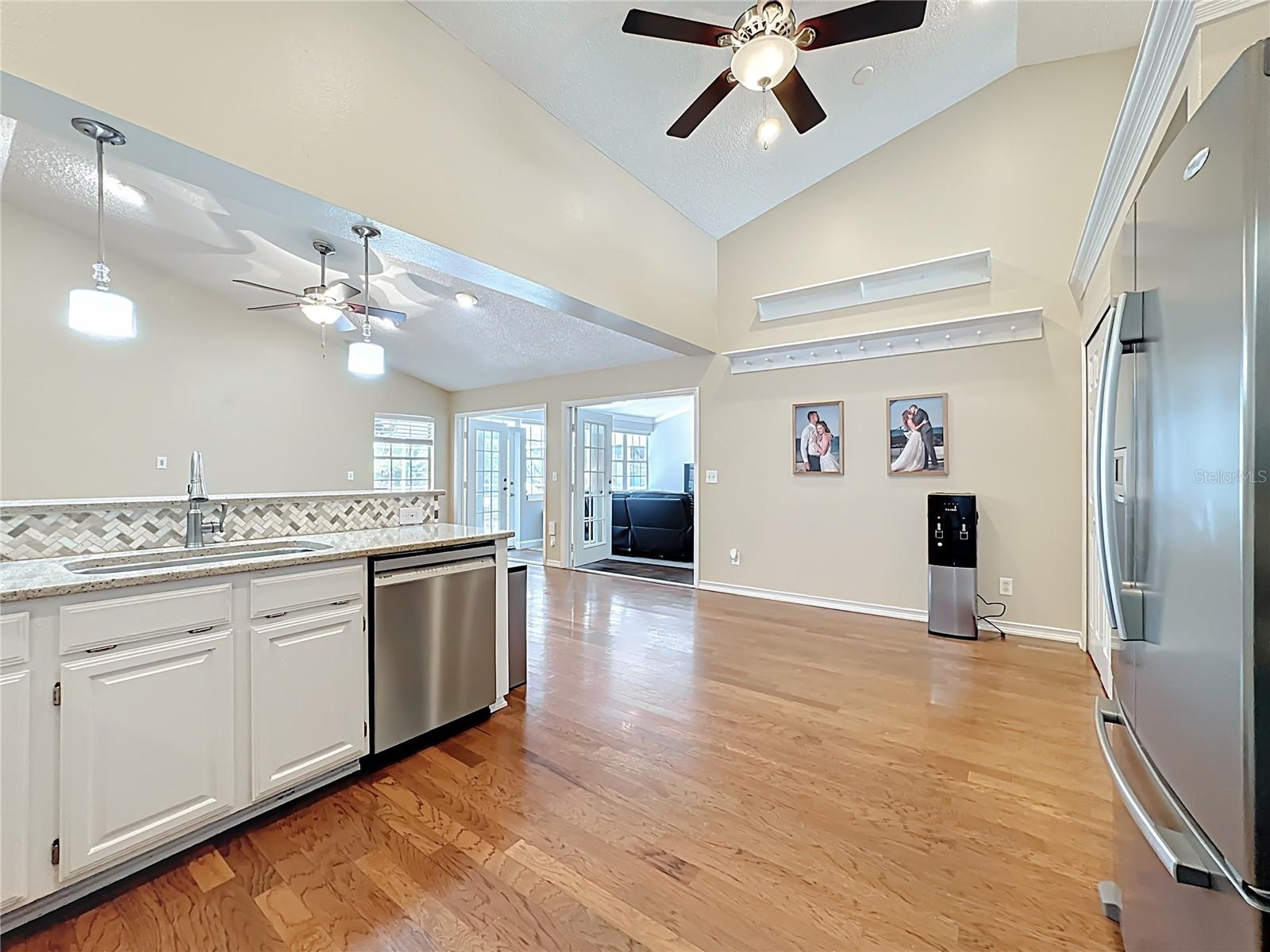 Image 12 of 41 For 10729 Oak Glen Circle