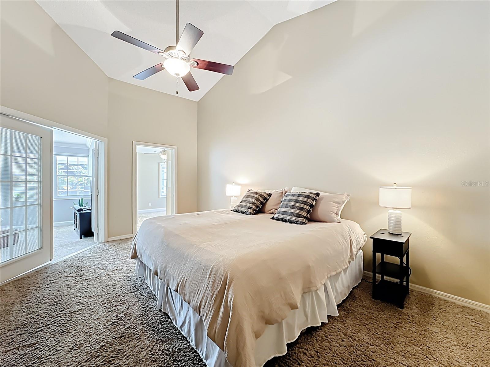 Image 18 of 41 For 10729 Oak Glen Circle