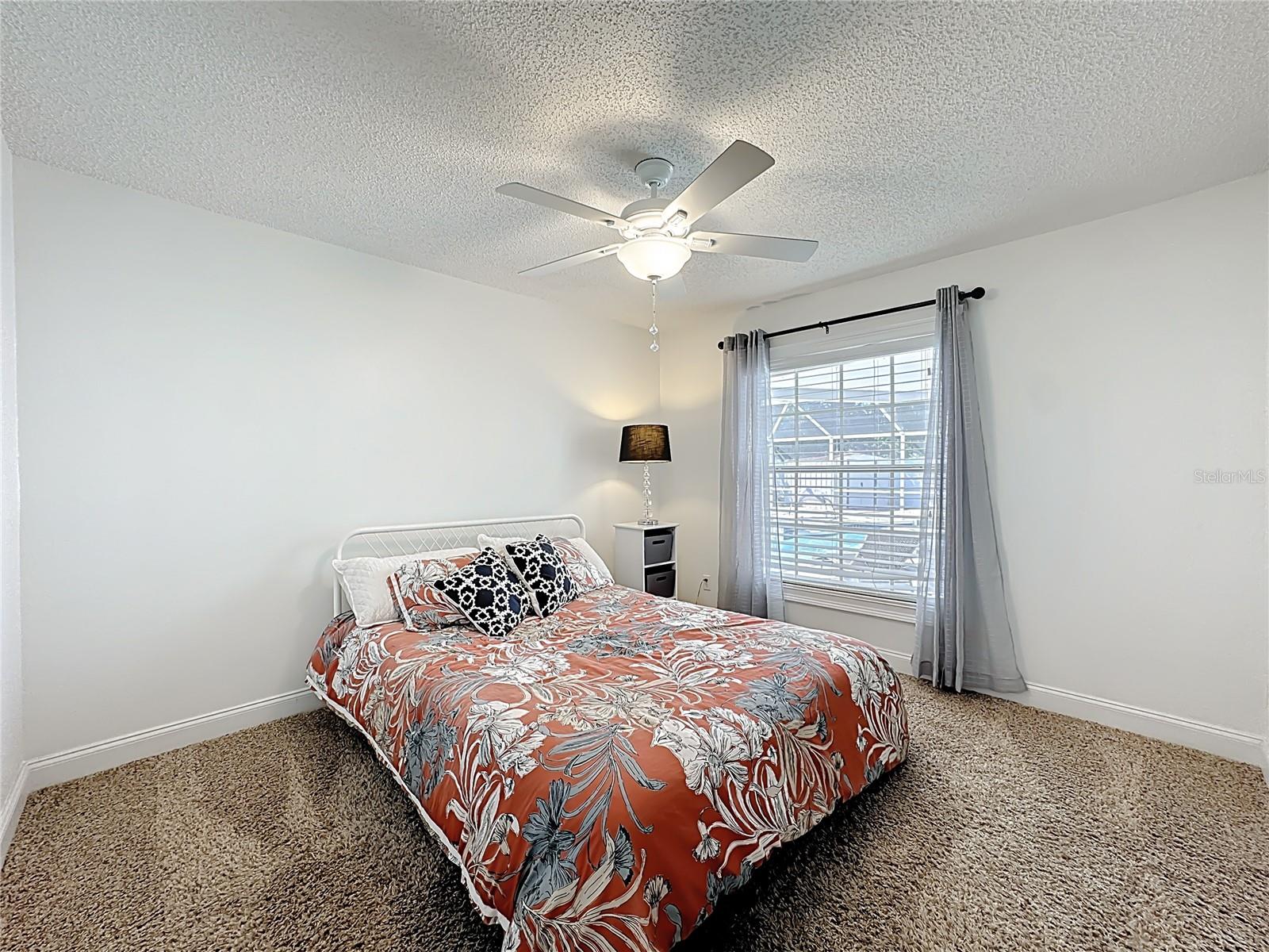 Image 19 of 41 For 10729 Oak Glen Circle