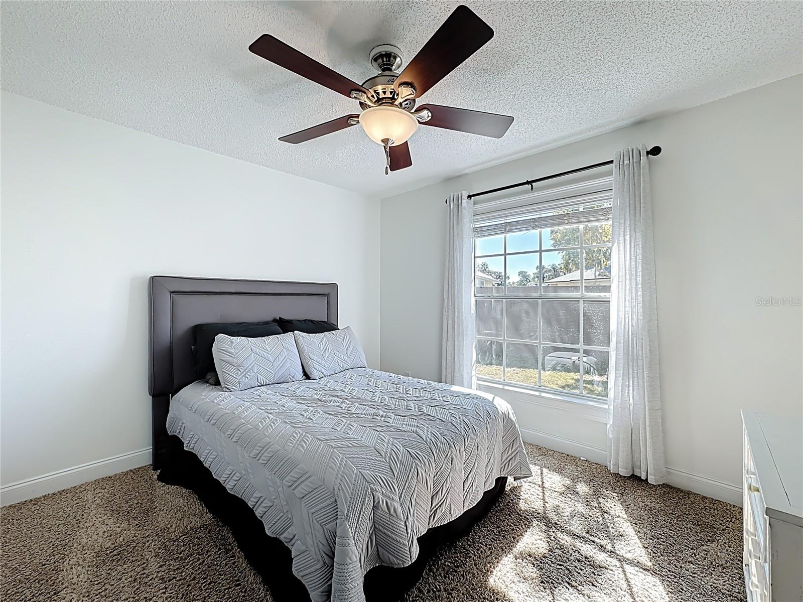 Image 20 of 41 For 10729 Oak Glen Circle