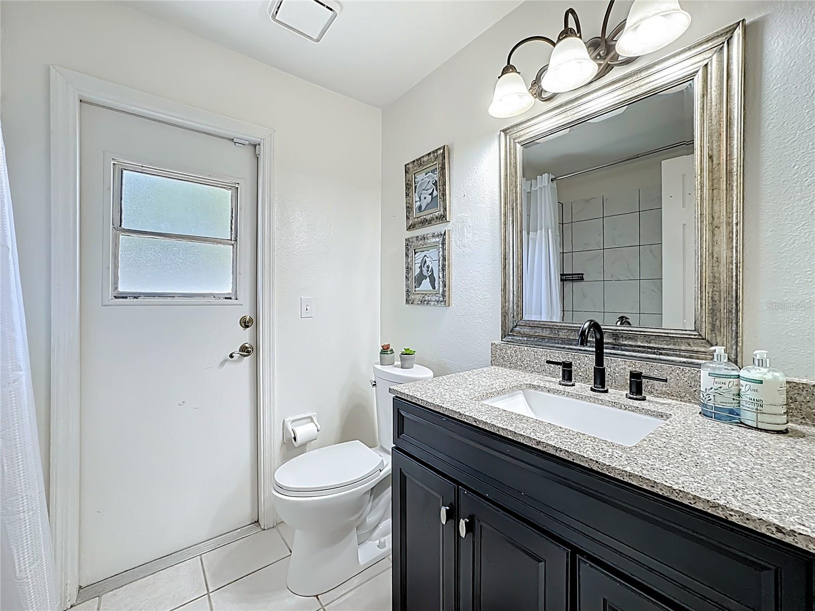 Image 26 of 41 For 10729 Oak Glen Circle