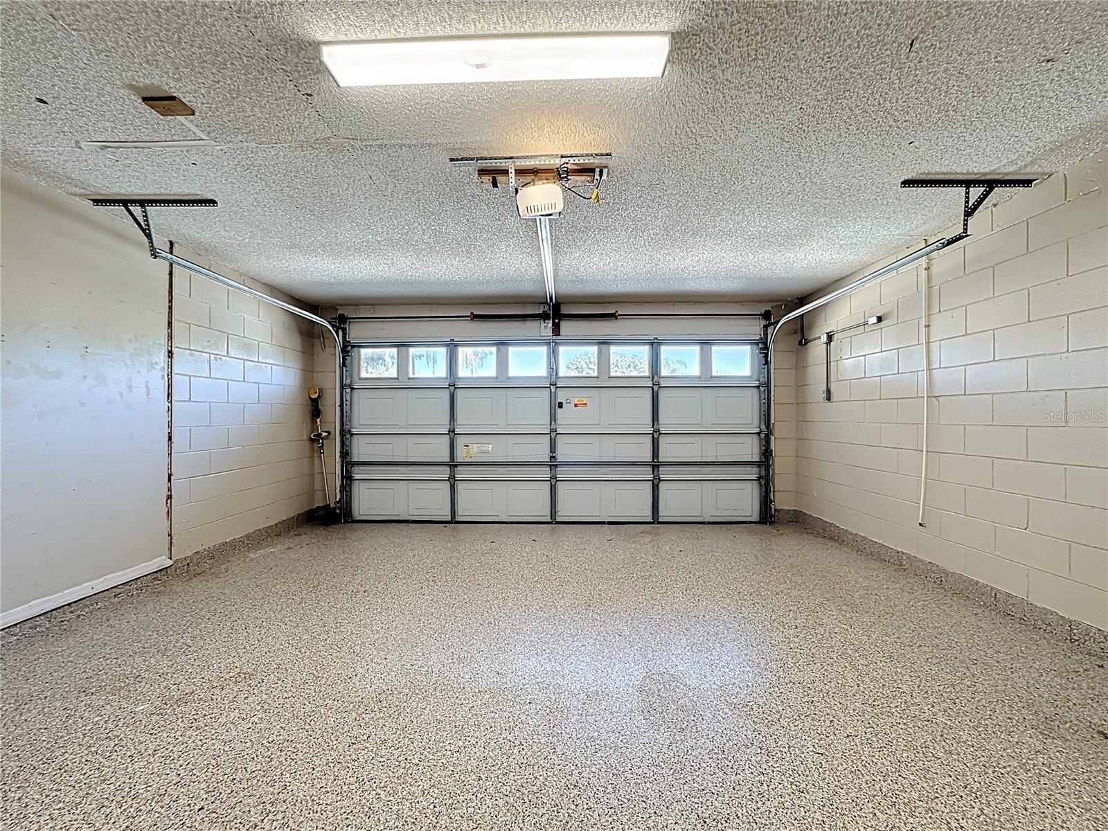 Image 28 of 41 For 10729 Oak Glen Circle