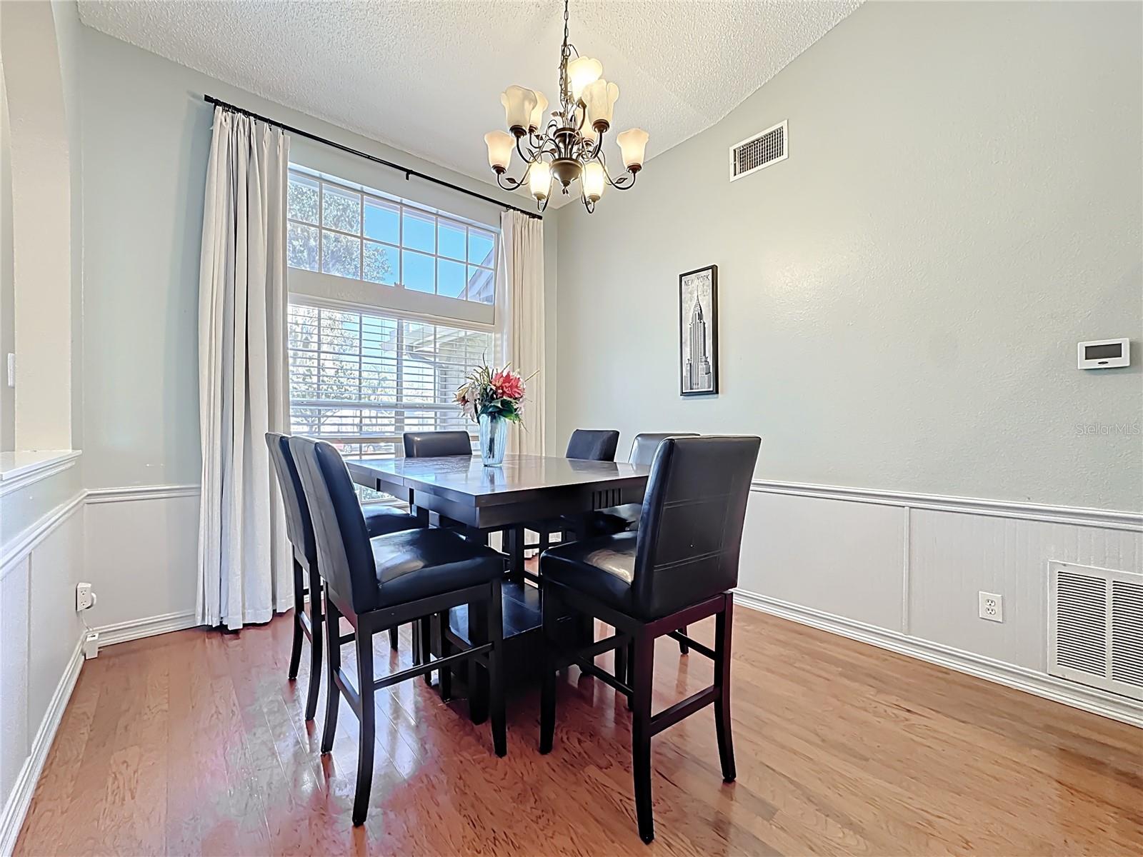 Image 5 of 41 For 10729 Oak Glen Circle