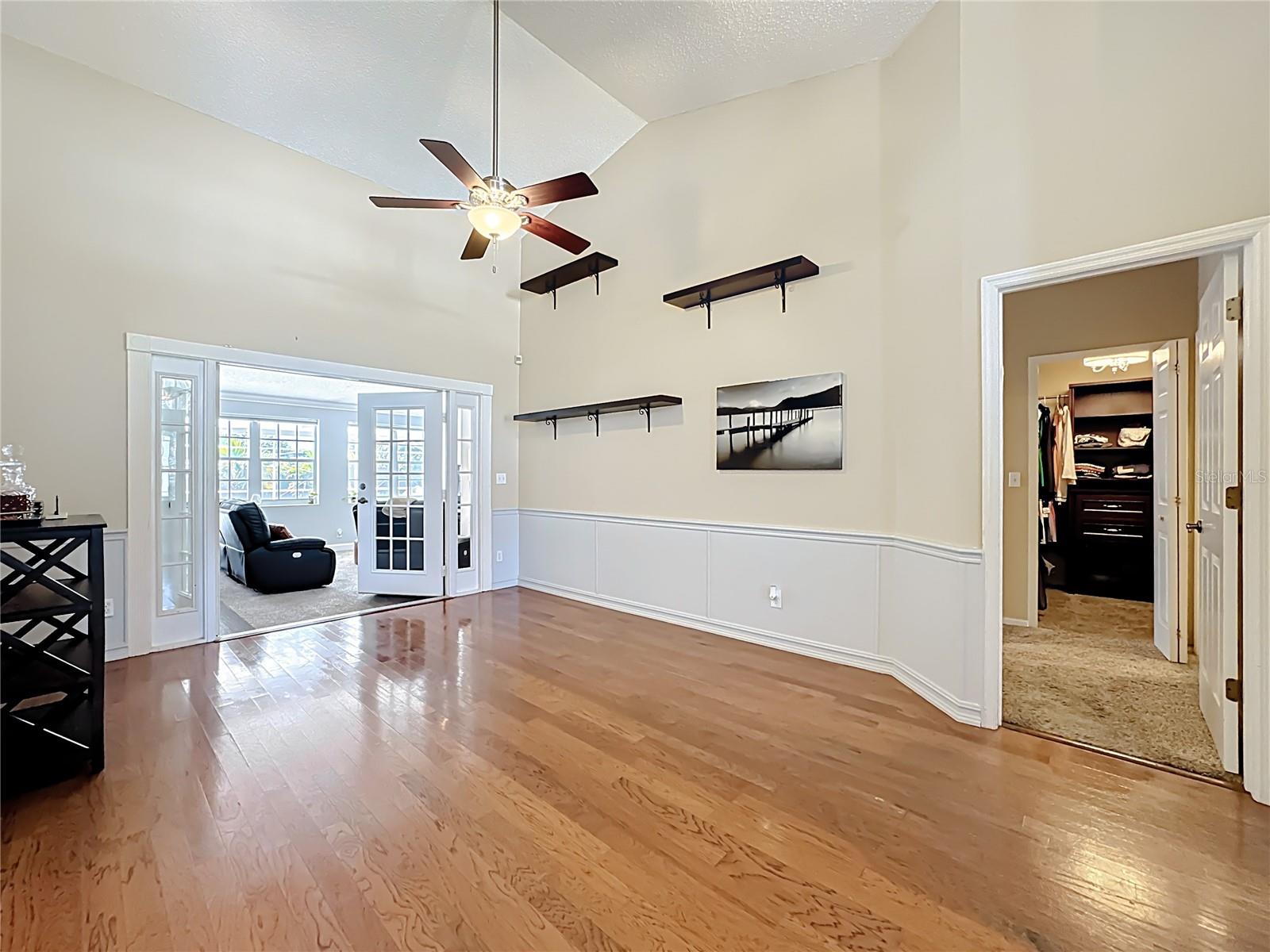 Image 7 of 41 For 10729 Oak Glen Circle