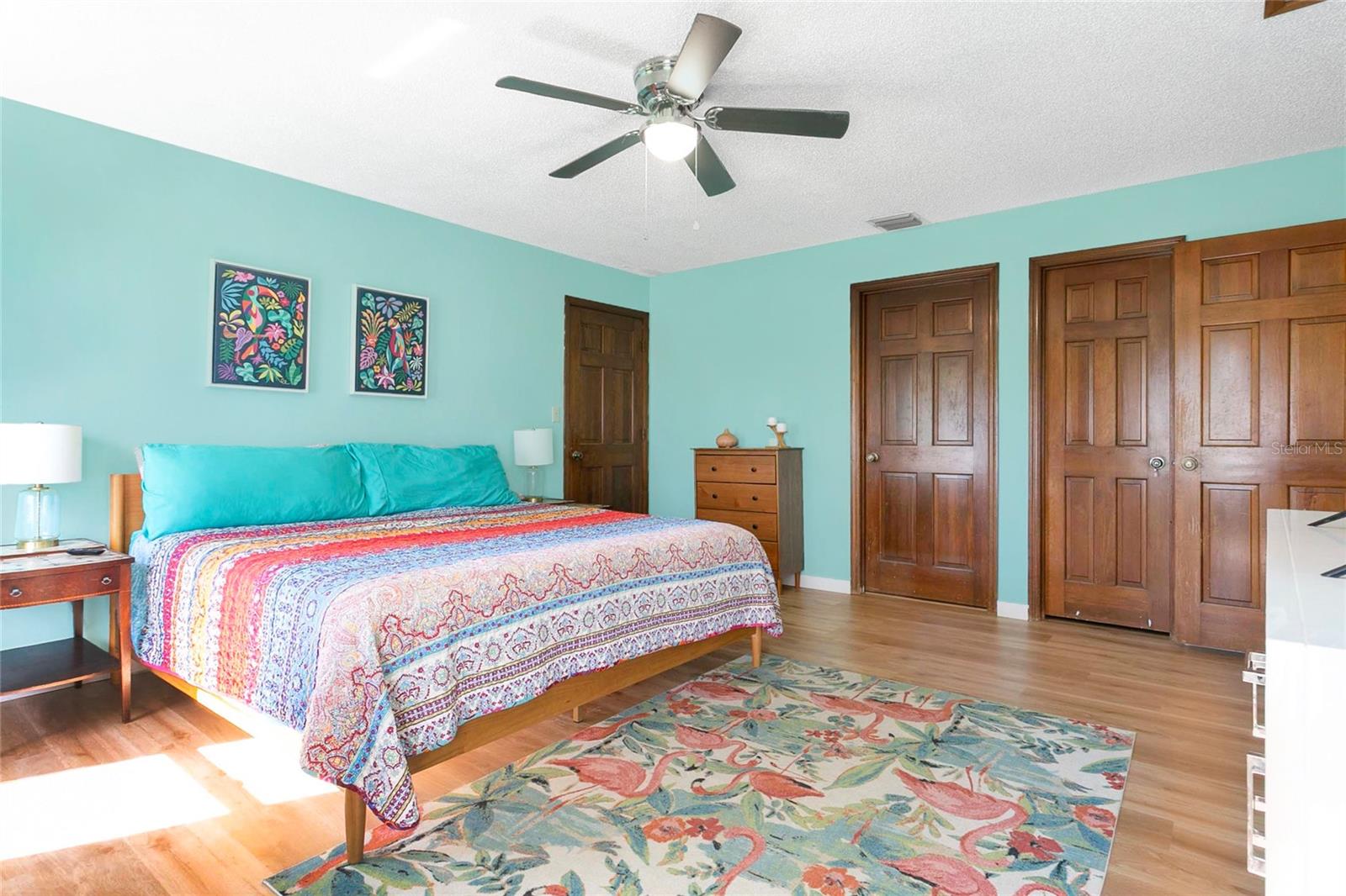 Listing photo id 8 for 3701 Genova Court