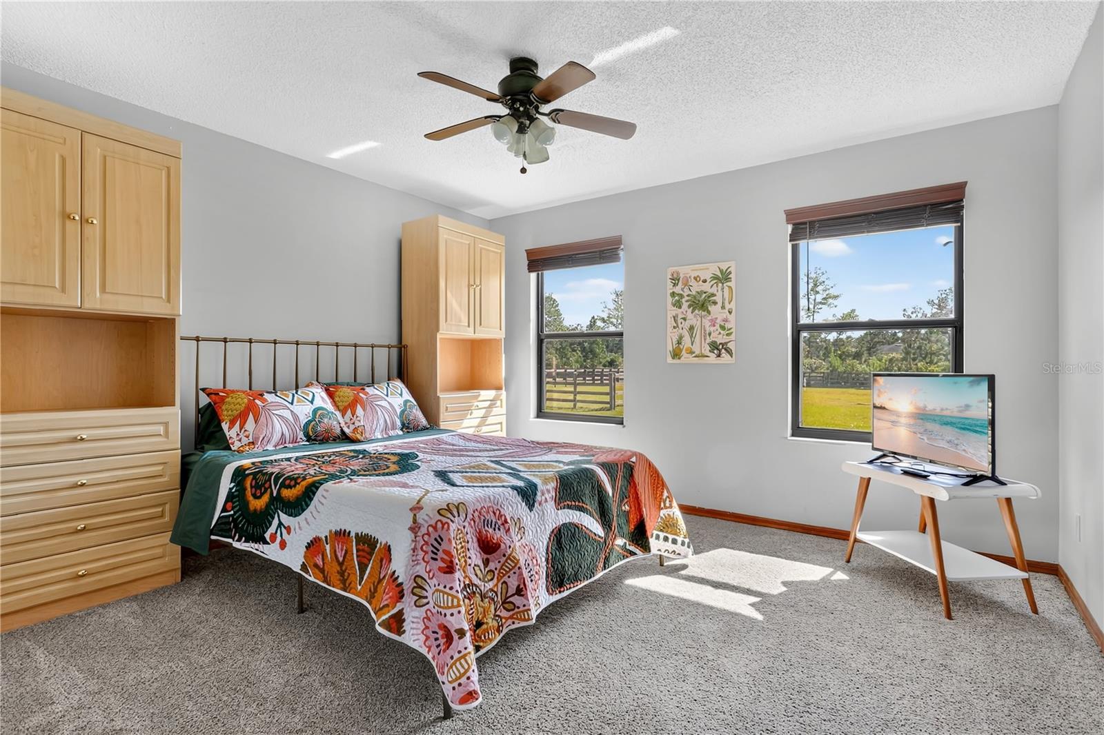 Listing photo id 14 for 3701 Genova Court