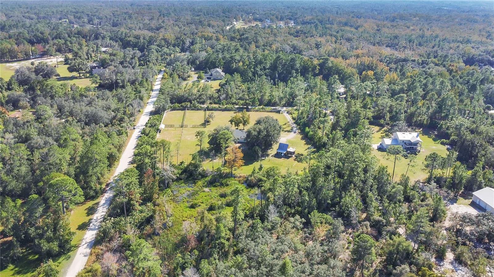 Listing photo id 34 for 3701 Genova Court