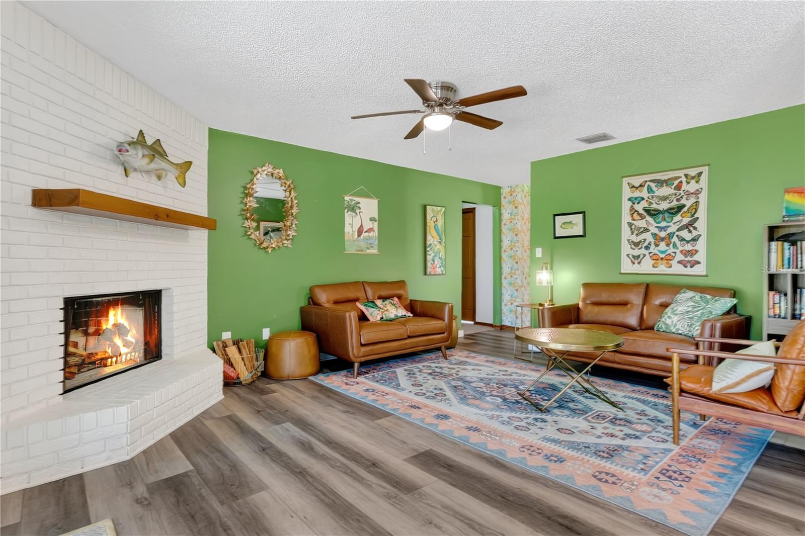 Listing photo id 4 for 3701 Genova Court