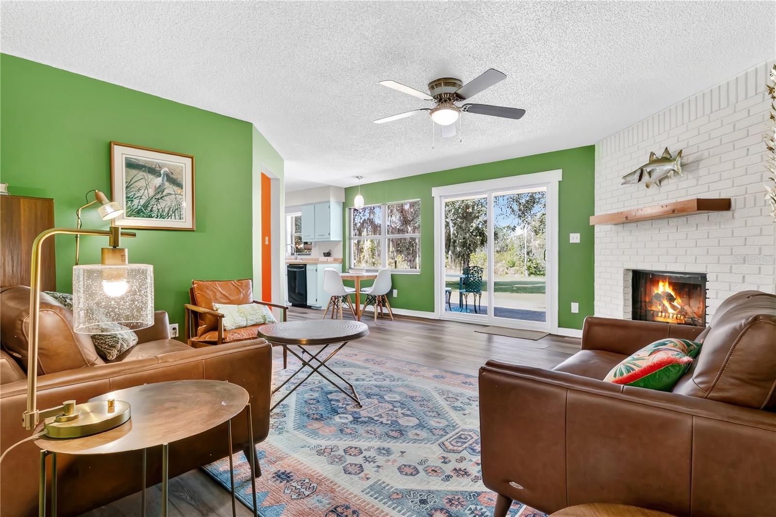 Listing photo id 5 for 3701 Genova Court