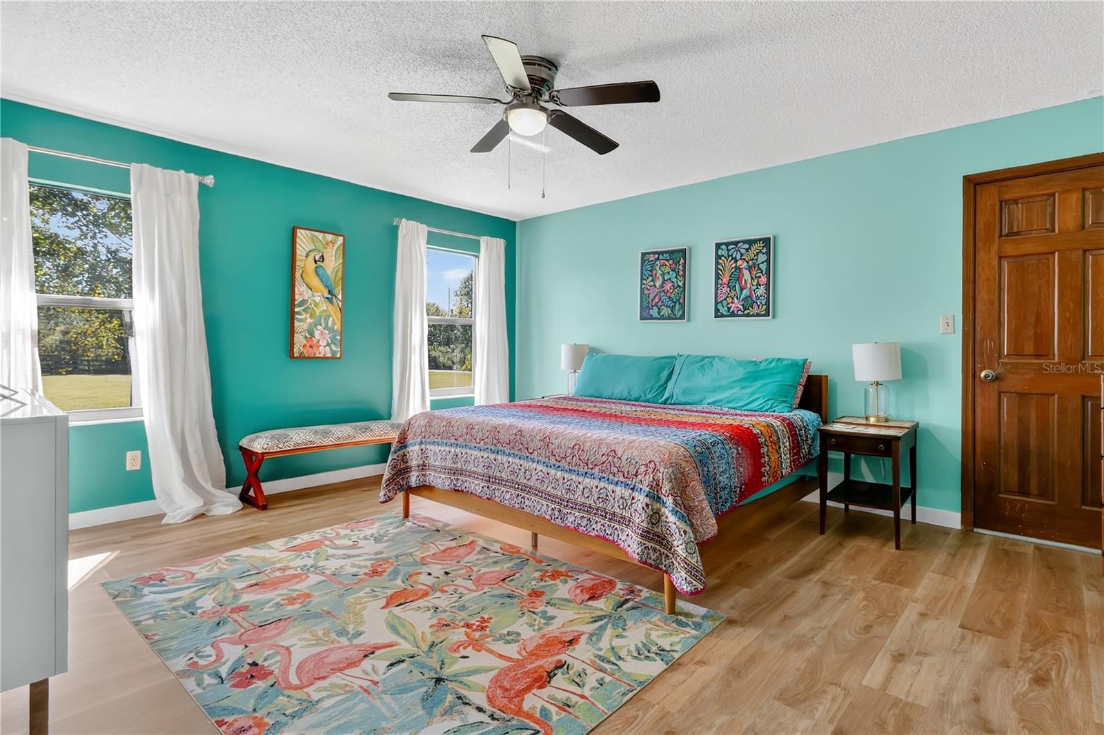 Listing photo id 6 for 3701 Genova Court