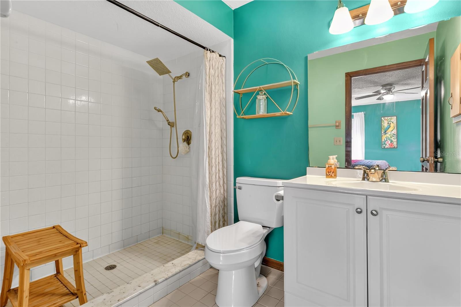 Listing photo id 7 for 3701 Genova Court