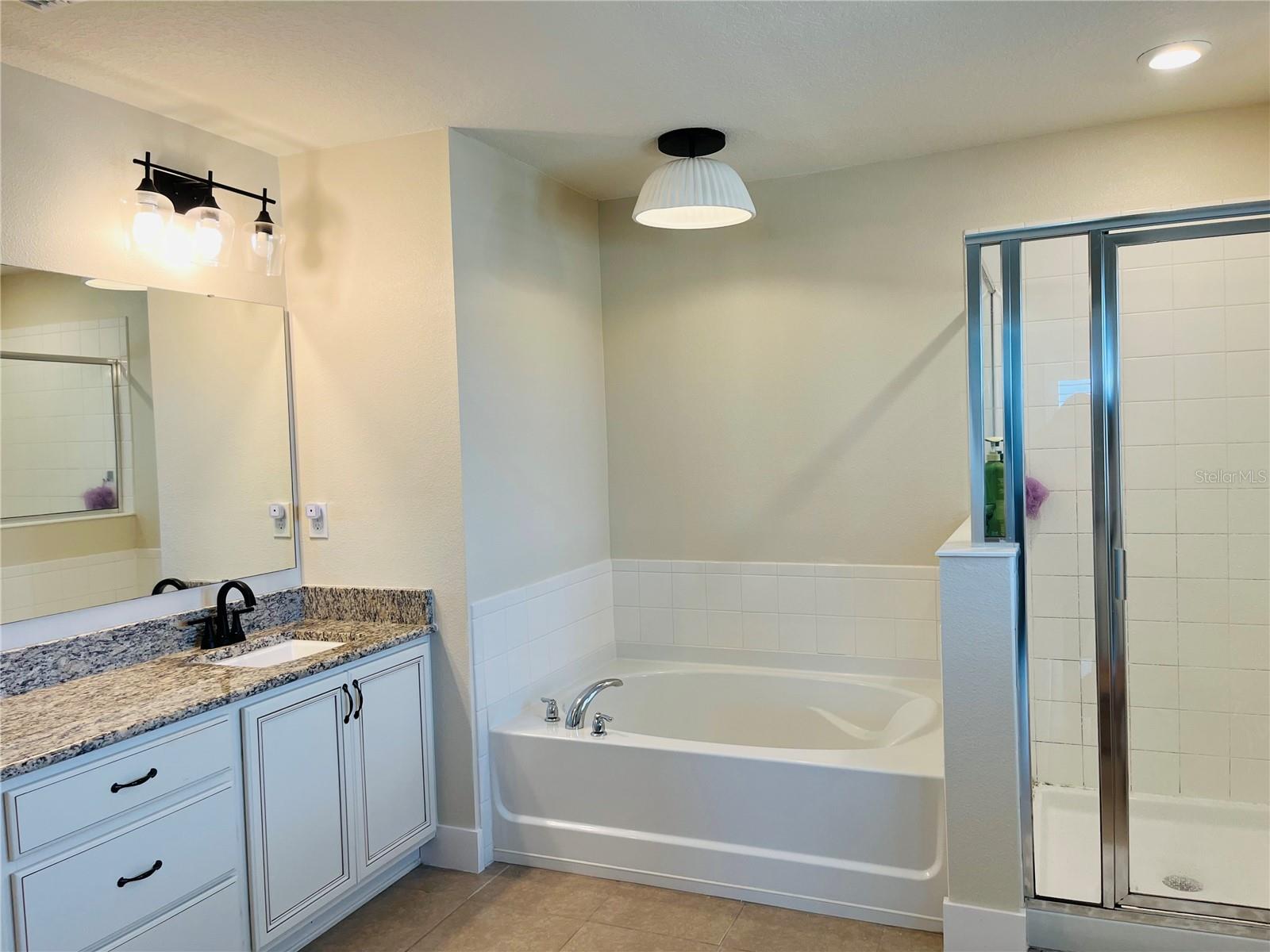 Listing photo id 15 for 14037 Pecan Orchard Drive