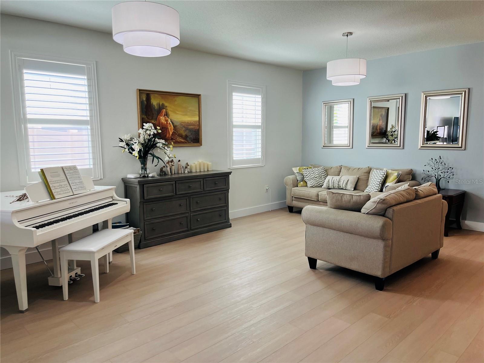 Listing photo id 2 for 14037 Pecan Orchard Drive