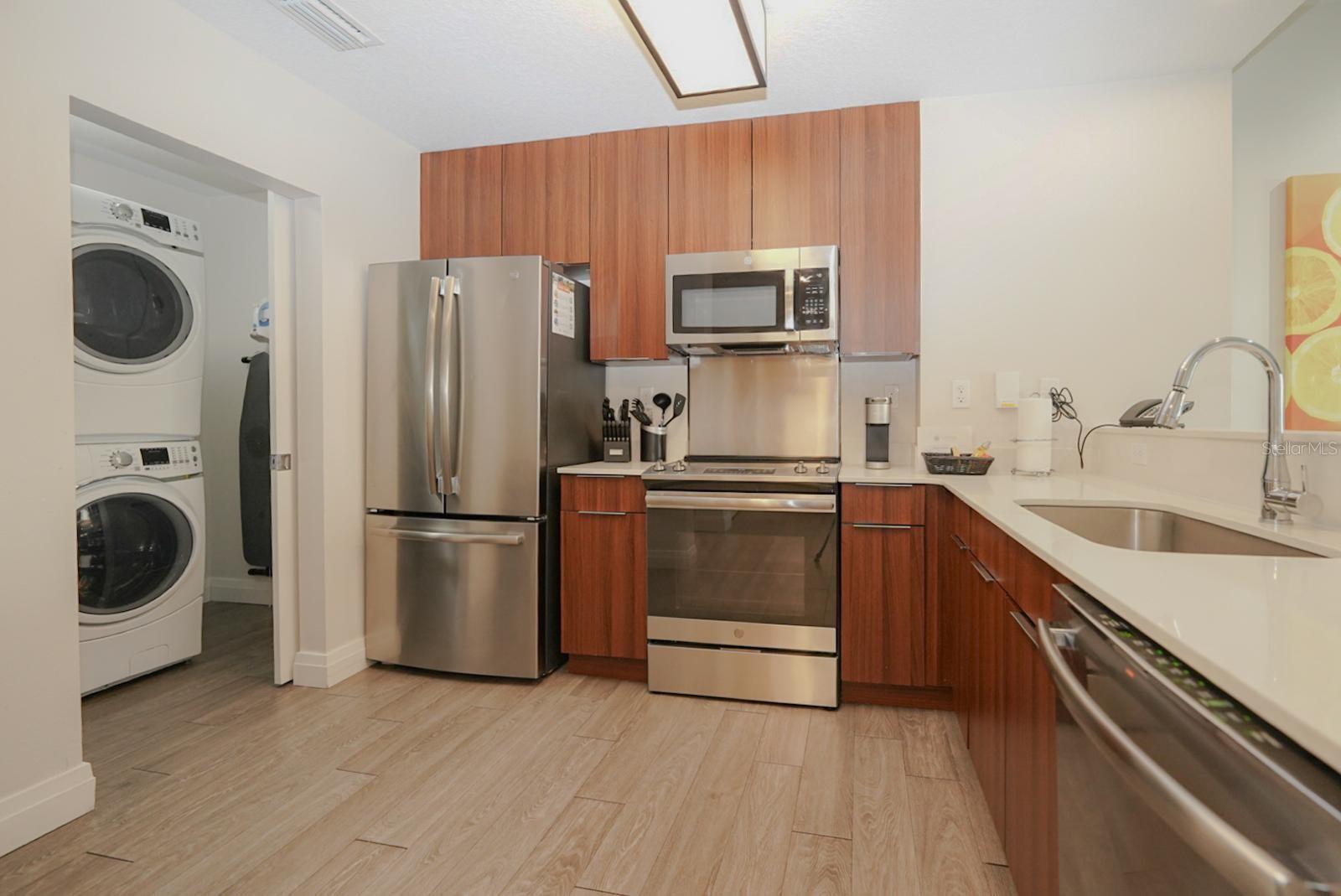 Image 6 of 14 For 14501 Grove Resort 2335