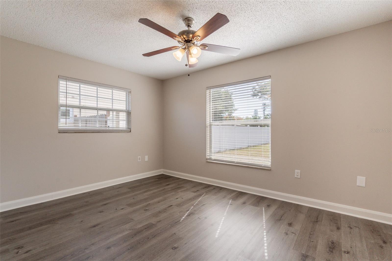 Image 17 of 31 For 4013 27th Avenue W