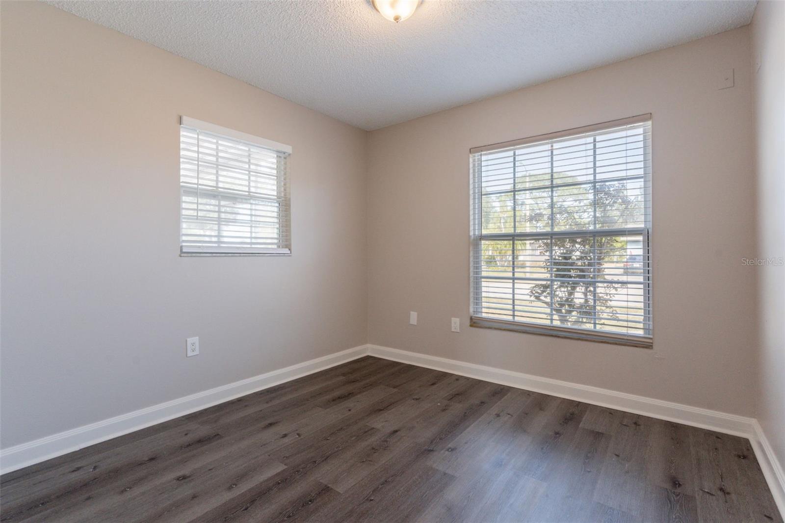 Image 19 of 31 For 4013 27th Avenue W