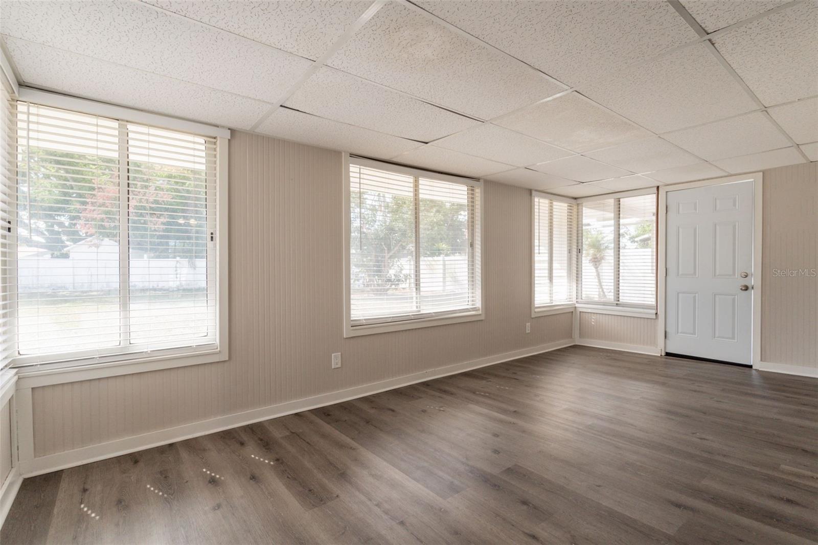 Image 25 of 31 For 4013 27th Avenue W