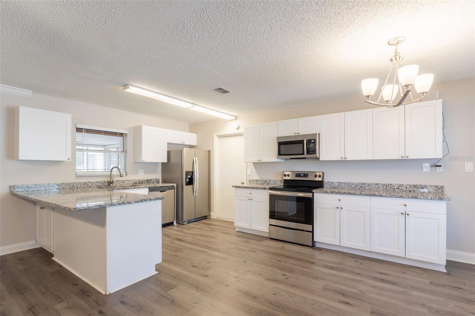 Image 7 of 31 For 4013 27th Avenue W