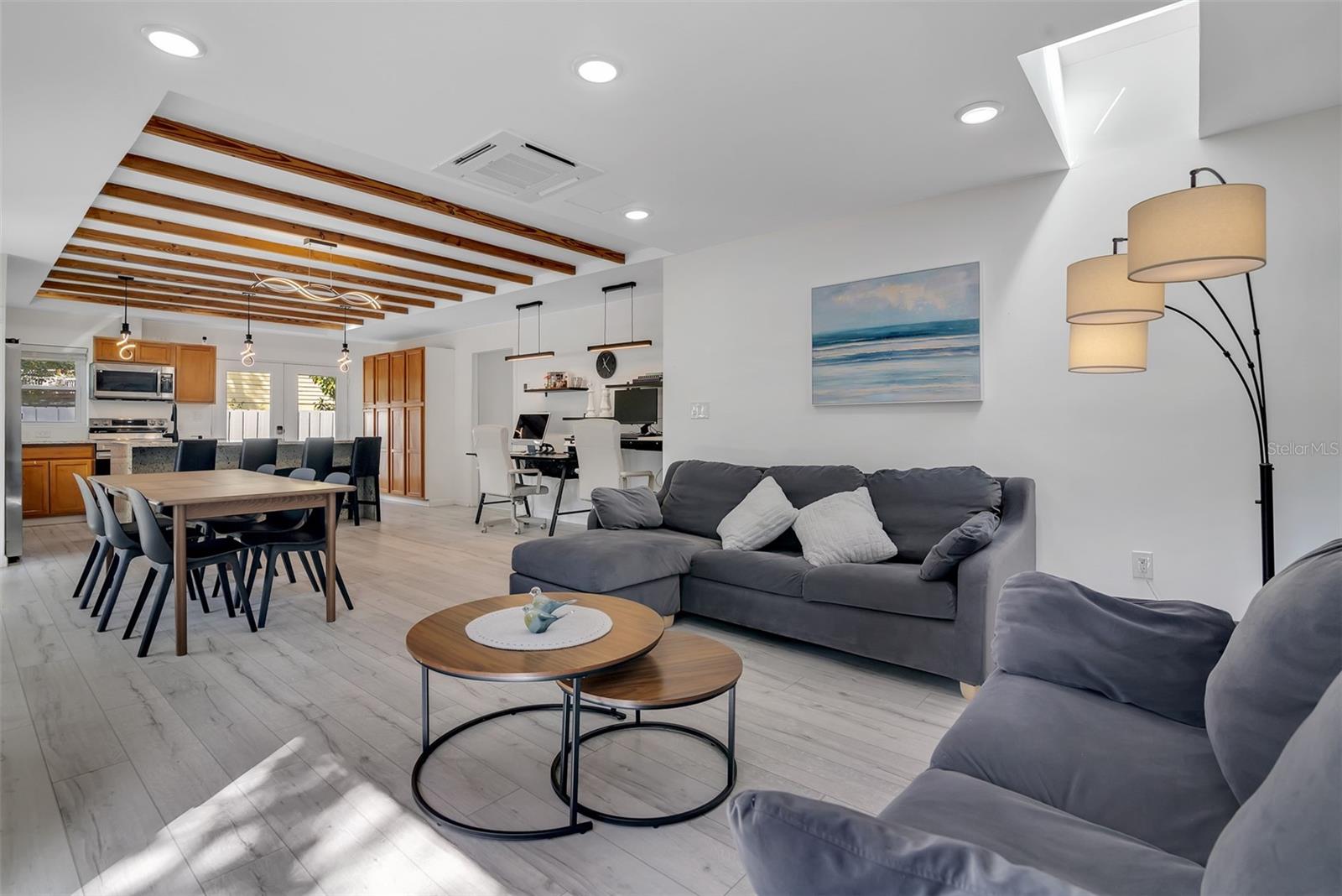 Image 10 of 35 For 529 E Harding St