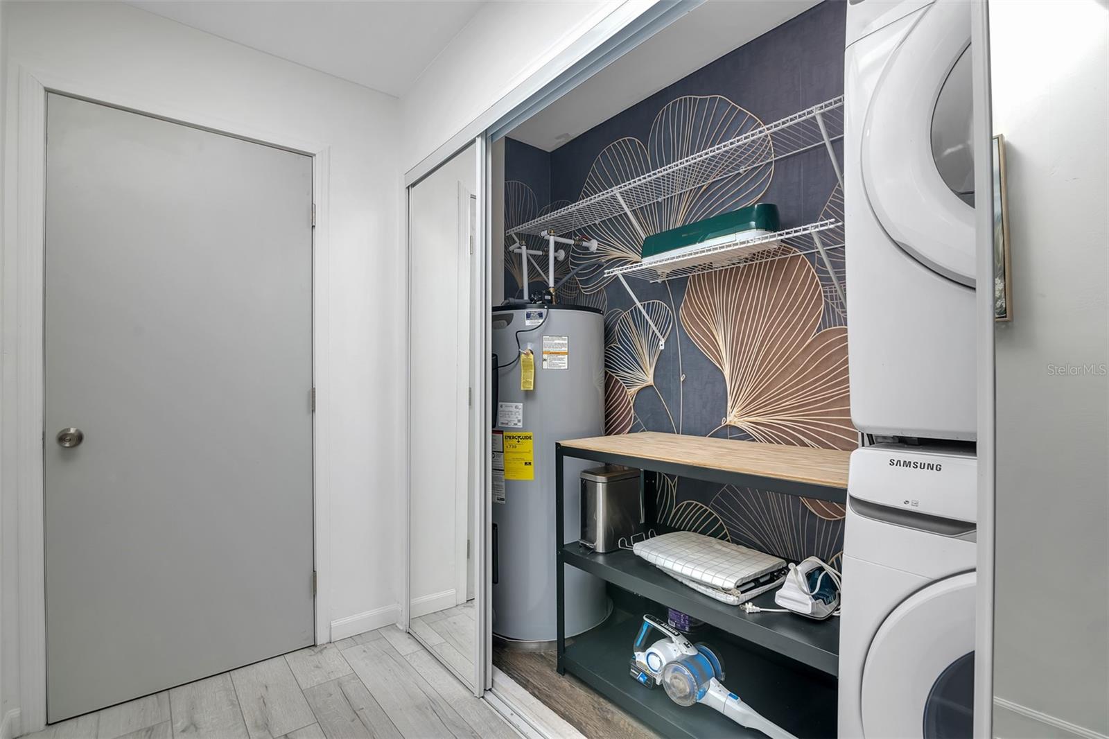 Image 13 of 35 For 529 E Harding St