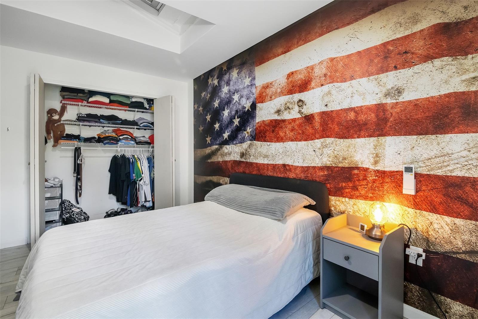 Image 19 of 35 For 529 E Harding St