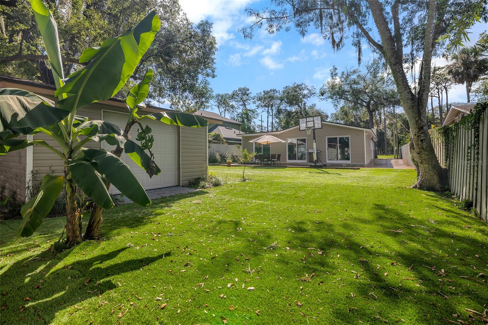 Image 28 of 35 For 529 E Harding St